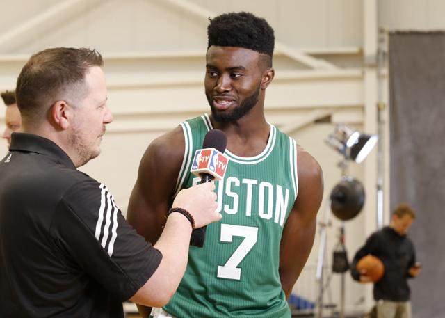 黄冈浠水：小小羽毛球拍 织就乡村共富梦（黄冈浠水：一支羽拍点亮乡村共富梦）