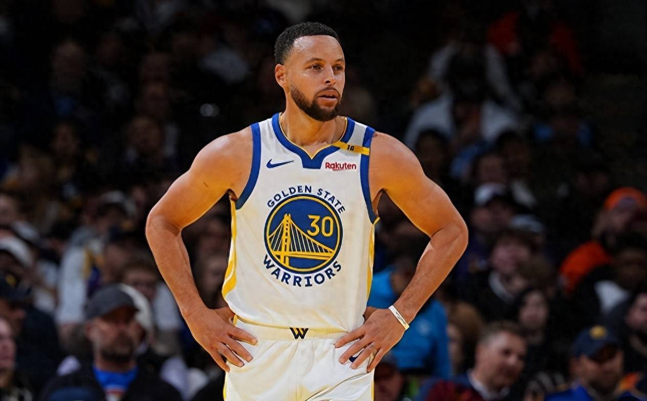 琼斯：我们一直都支持斯洛特，萨拉赫的情况轮不到我点评（琼斯：我们始终力挺斯洛特，萨拉赫的事不便置评）