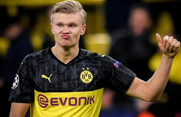 拉美媒体：拜仁、曼联、马竞追逐厄瓜多尔17岁中场卡斯蒂略（拉美媒体报道：拜仁、曼联与马竞竞相争夺厄瓜多尔17岁中场卡斯蒂略）