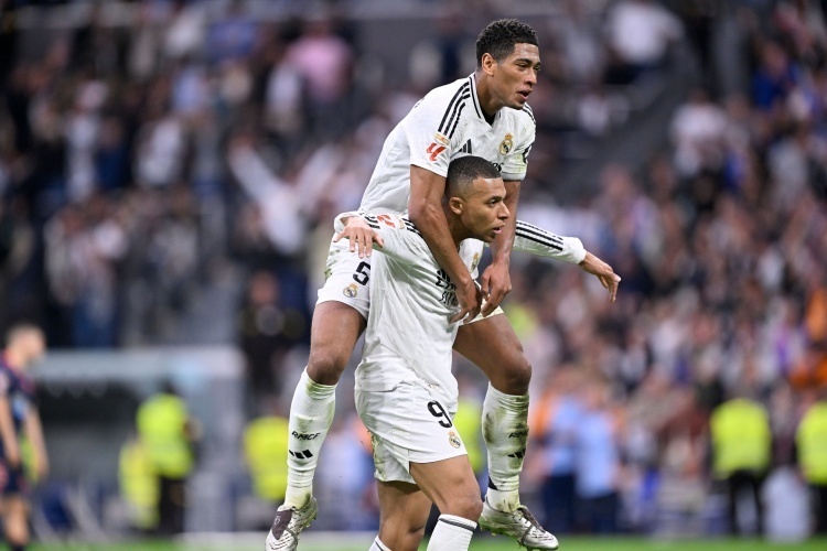 NBA球队战术解析：雄鹿防守策略调整,（NBA战术深析：雄鹿防守体系调整）