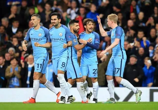 金彭贝：对我来说，在巴黎赢一座欧冠意义要大于在皇马赢五座（金彭贝：在巴黎夺一座欧冠，对我而言比在皇马拿五座更有意义）