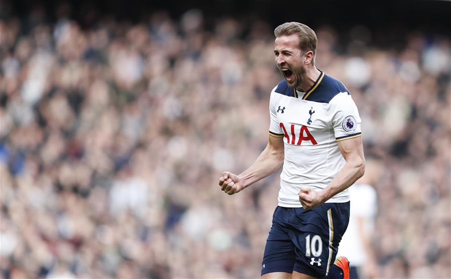 欧冠之夜法国海外球员表现：萨利巴尝试后腰，乌帕决定性（欧冠之夜法国留洋球员亮点：萨利巴客串后腰，乌帕梅卡诺发挥决定性作用）